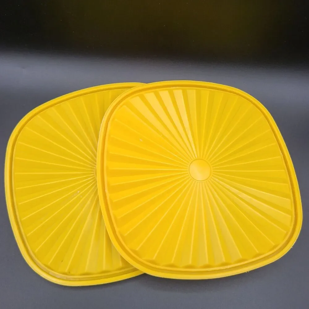 2 Tupperware Replacement Yellow Sunburst 8” Square Lid #837-14 #837-4
